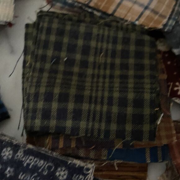 LOT OF VTG 2.5" Quilt Block Squares Patterned & Plaids Cotton Cut Fabric Pieces - Picture 8 of 13